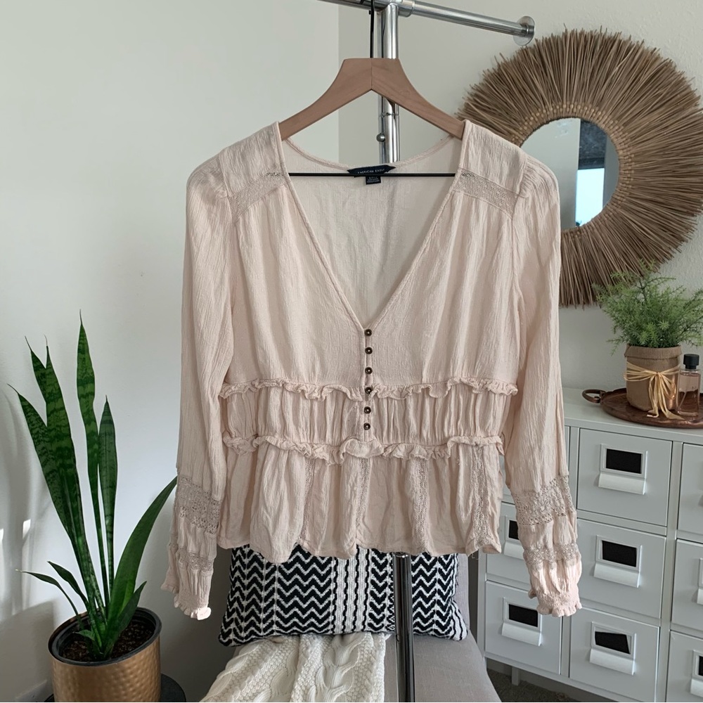๐ชด$5/25๐ชด American Eagle Blush Pink Lace V-Neck Peplum Blouse Top Small - Picture 2 of 15